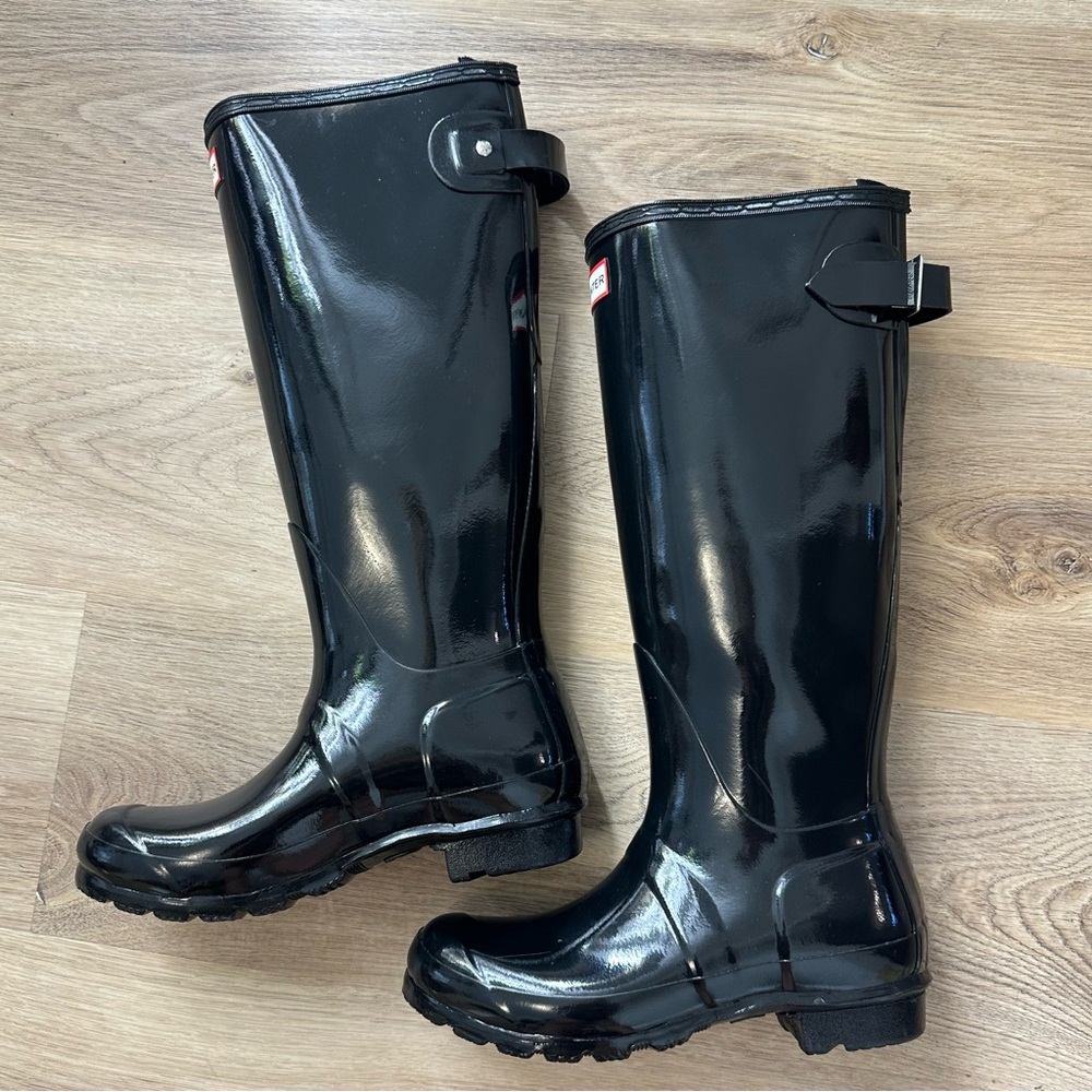 Hunter Shiny Black Rainboots size 6